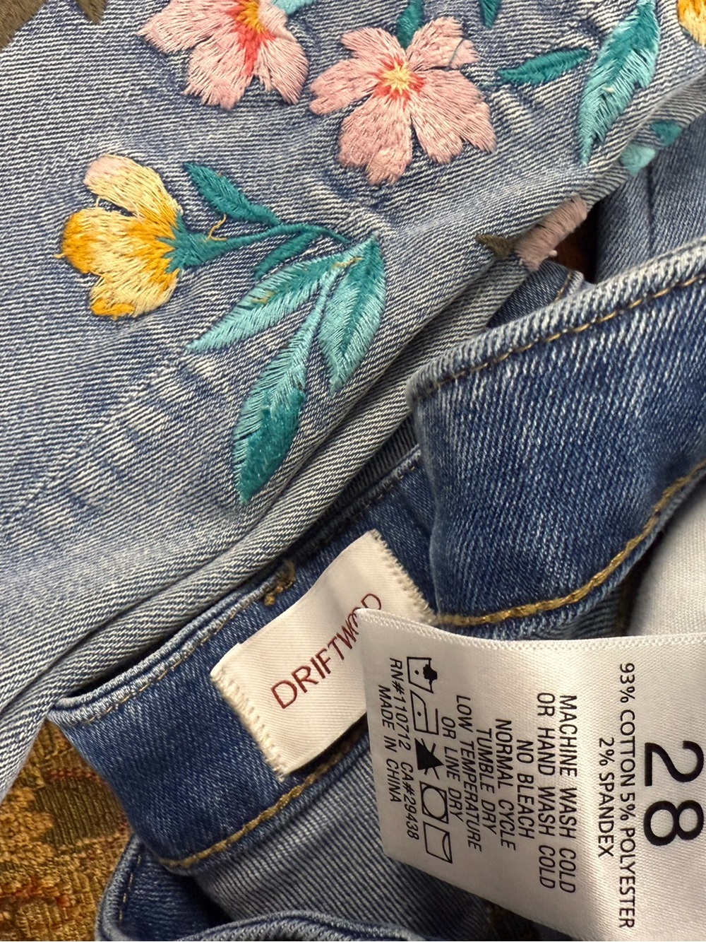 DRIFTWOOD - Farrah 28/34
Driftwood Blue Embroidered Women’s Jeans - Picture 4 of 5